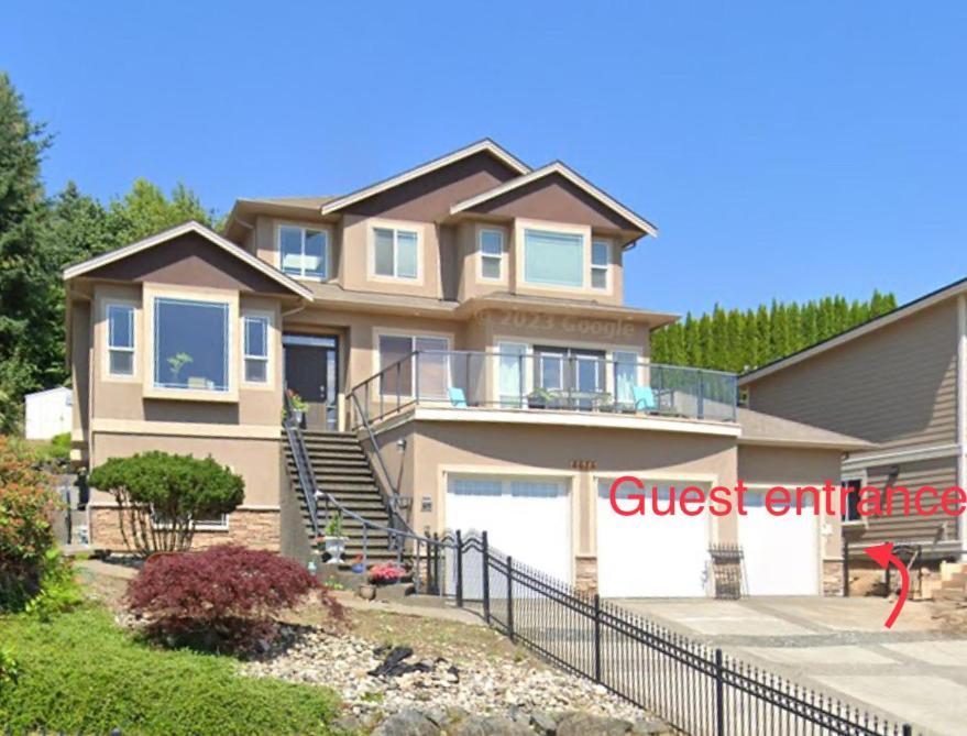 Private 2 Bedrooms Suite Near Hwy 1, Cultus Lake, Heritage Park, Fishing, Coliseum Chilliwack Dış mekan fotoğraf