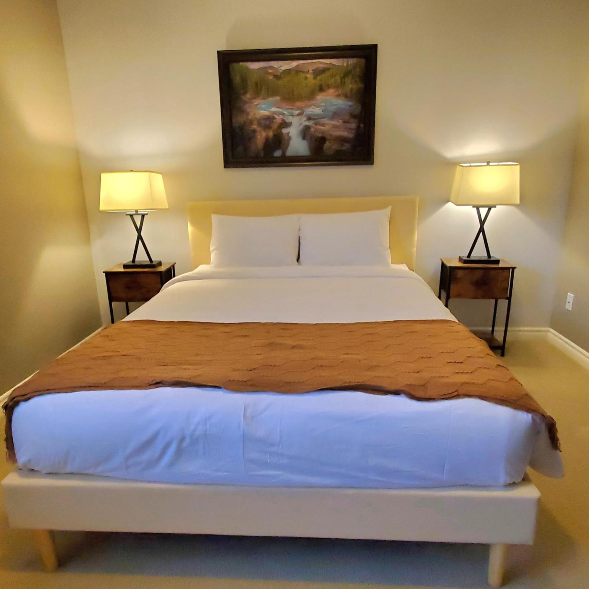 Private 2 Bedrooms Suite Near Hwy 1, Cultus Lake, Heritage Park, Fishing, Coliseum Chilliwack Dış mekan fotoğraf