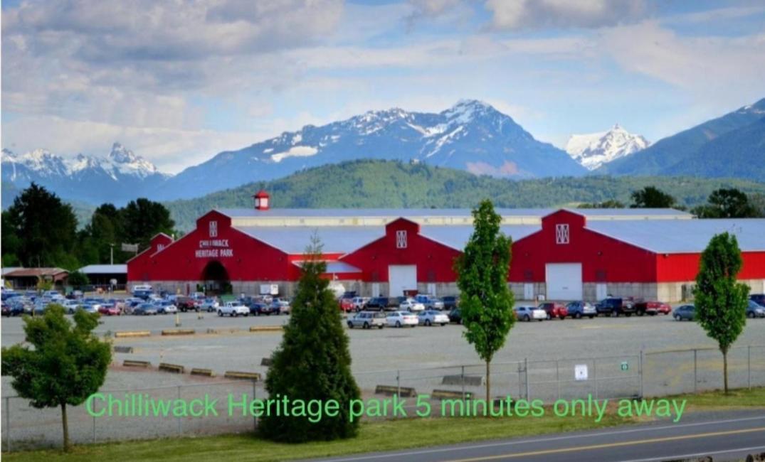 Private 2 Bedrooms Suite Near Hwy 1, Cultus Lake, Heritage Park, Fishing, Coliseum Chilliwack Oda fotoğraf