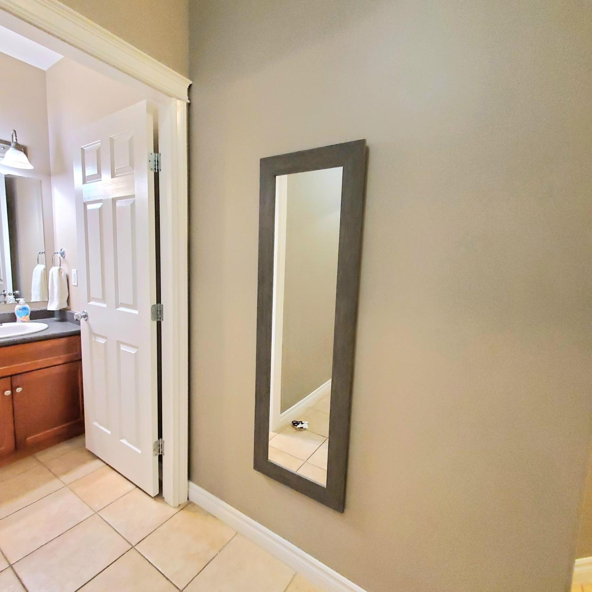 Private 2 Bedrooms Suite Near Hwy 1, Cultus Lake, Heritage Park, Fishing, Coliseum Chilliwack Oda fotoğraf