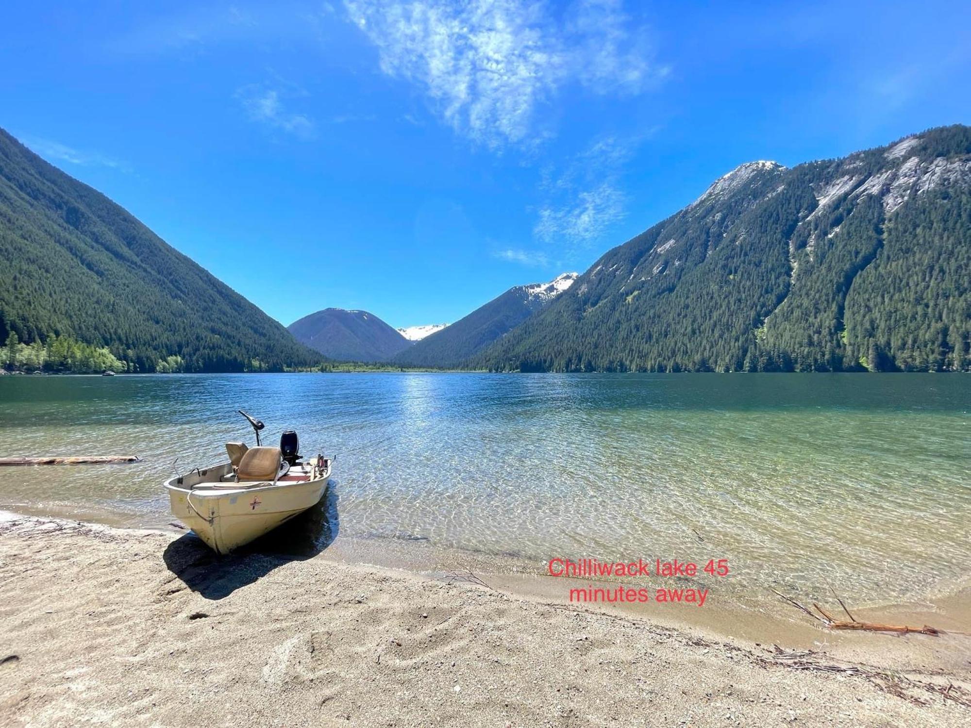 Private 2 Bedrooms Suite Near Hwy 1, Cultus Lake, Heritage Park, Fishing, Coliseum Chilliwack Dış mekan fotoğraf
